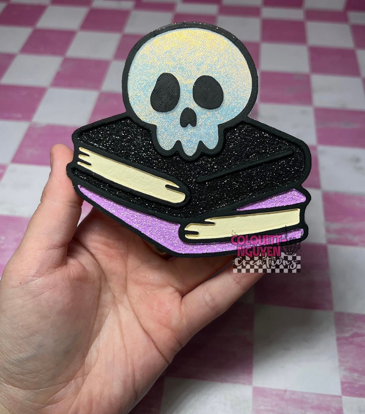 Skull on books silicone mold